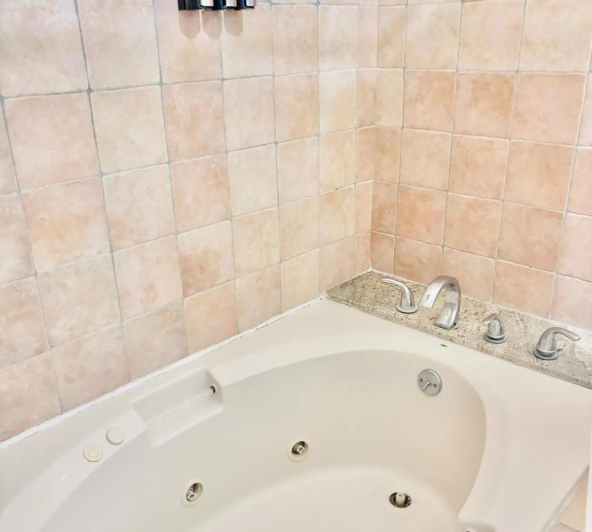 Close To Luquillo Beach, El Yunque And Main Tourist Attractions بورتوريكو